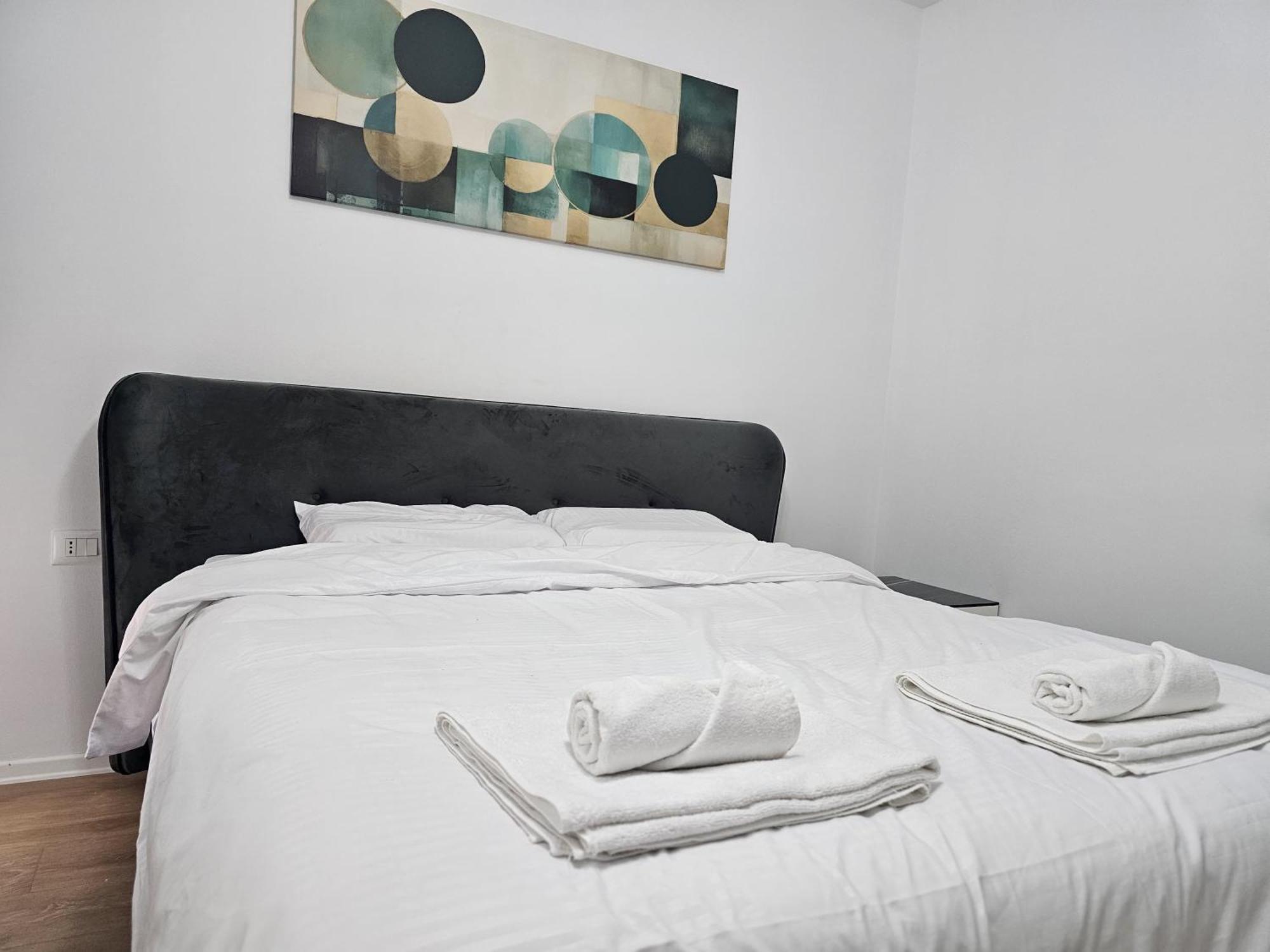 Valentino Zirkon Apartment Тирана Екстериор снимка